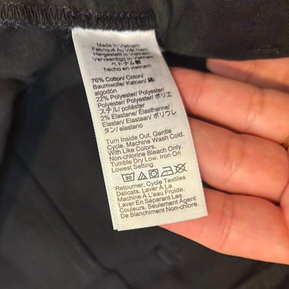 NWT J.Crew Curvy Mid Rise Flare Crop Jean In Signature Stretch Black Size 34 - Picture 6 of 8